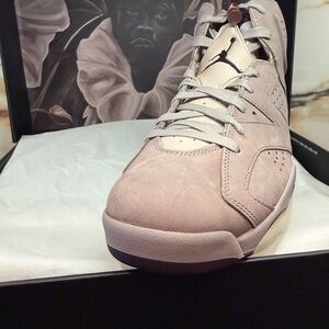 Jordan 6 Retro
A Ma Maniére Smokey Mauve